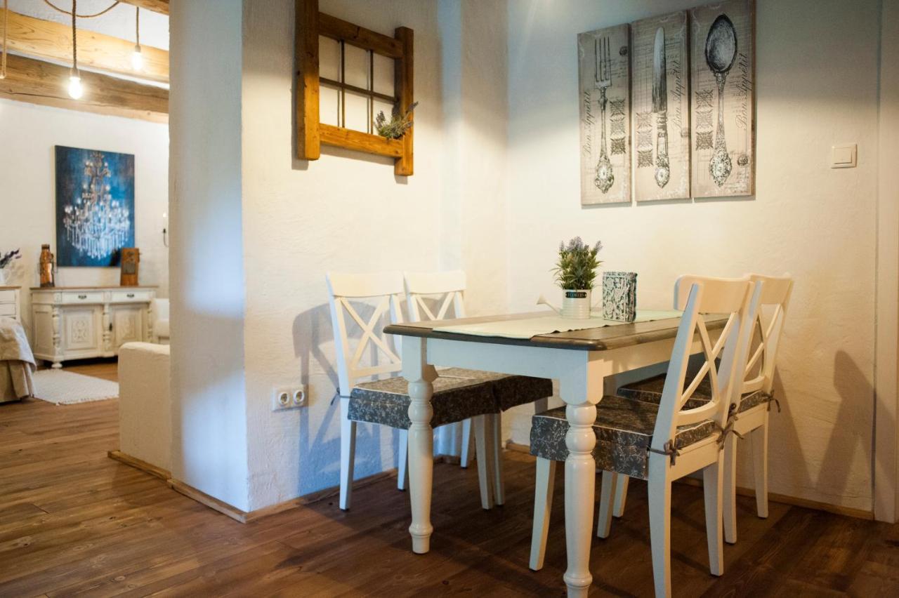 Pajta Apartman Es Vendeghaz Tata Eksteriør bilde